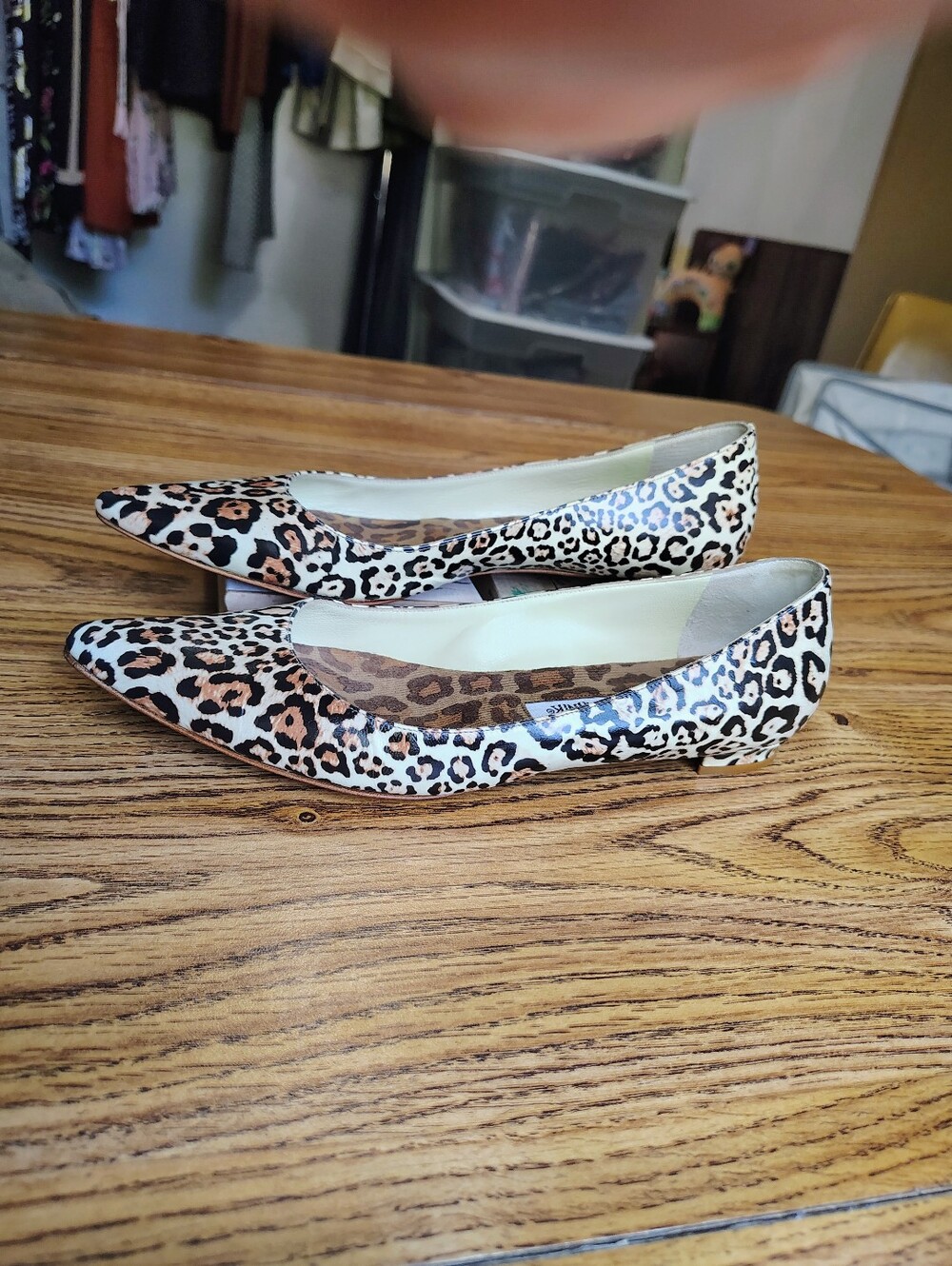 Manolo Blahnik Leather Pointed-Toe Leopard Print Women's Flats Beige Black 36½. - Picture 12 of 15